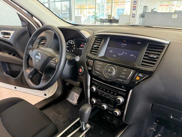Nissan Pathfinder Vehicle Full-screen Gallery Image 28