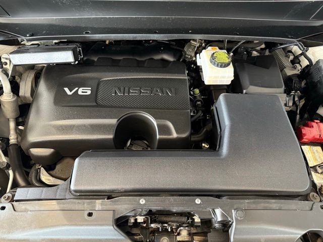 Nissan Pathfinder Vehicle Full-screen Gallery Image 29