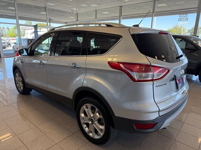 Ford Escape Vehicle Full-screen Gallery Image 06