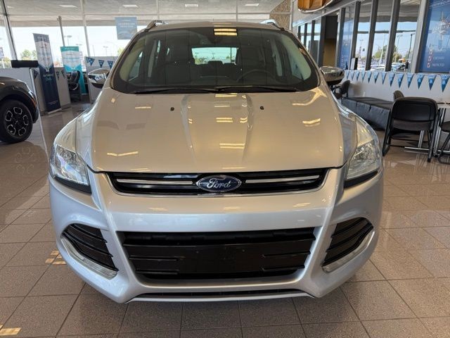 Ford Escape Vehicle Full-screen Gallery Image 08