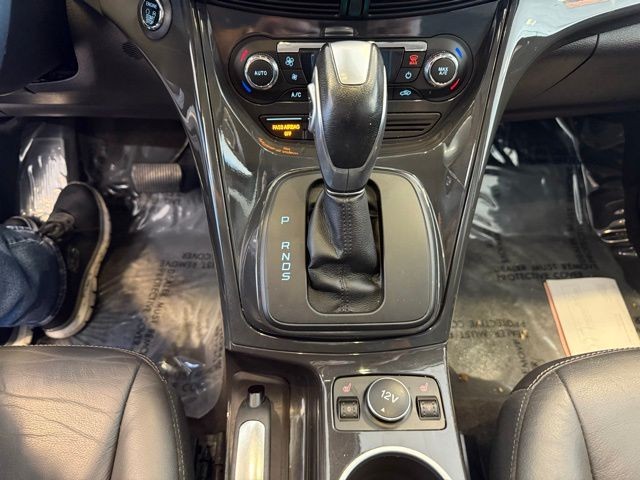 Ford Escape Vehicle Full-screen Gallery Image 19