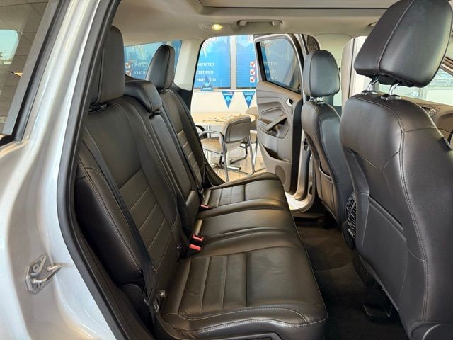 Ford Escape Vehicle Full-screen Gallery Image 27