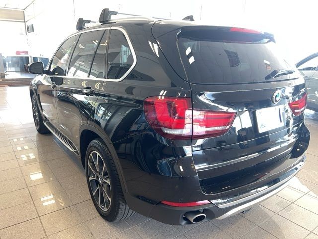 BMW X5 Vehicle Full-screen Gallery Image 11