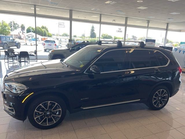 BMW X5 Vehicle Full-screen Gallery Image 14