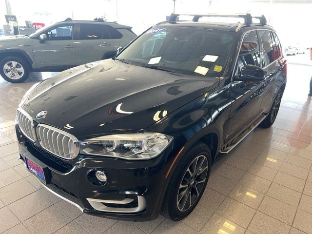 BMW X5 Vehicle Full-screen Gallery Image 15