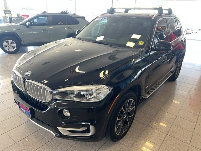 BMW X5 Vehicle Full-screen Gallery Image 16