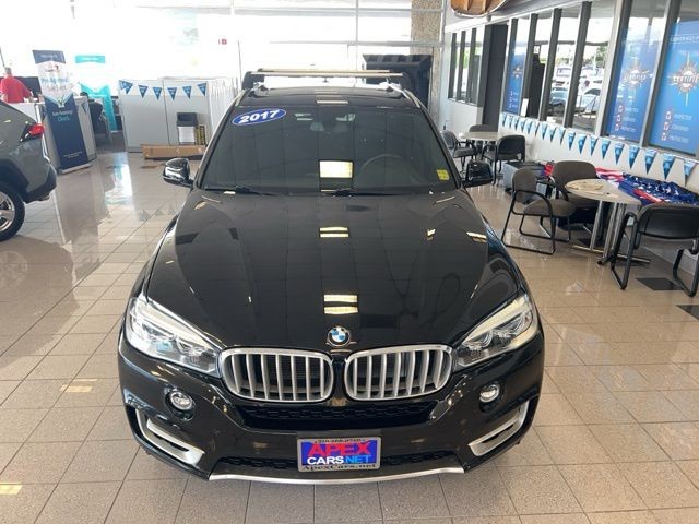 BMW X5 Vehicle Full-screen Gallery Image 19