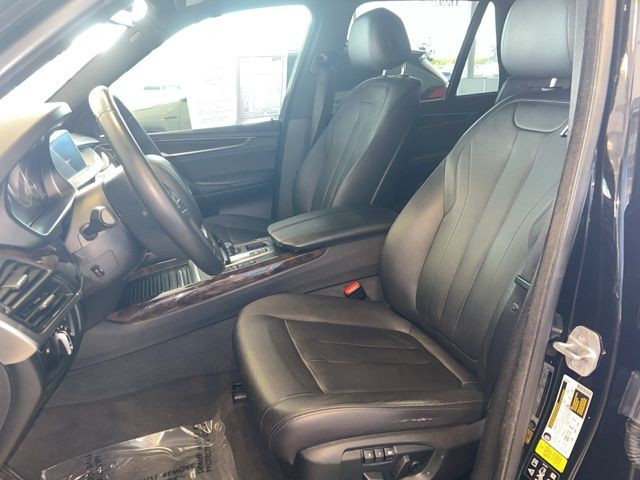 BMW X5 Vehicle Full-screen Gallery Image 21