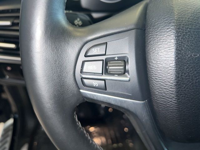 BMW X5 Vehicle Full-screen Gallery Image 28