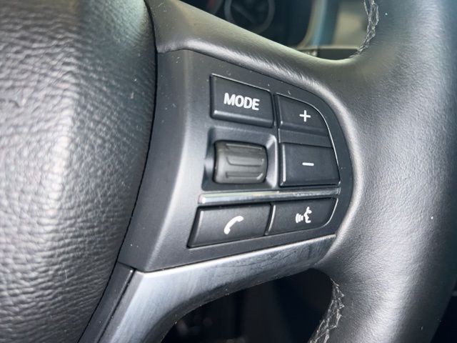 BMW X5 Vehicle Full-screen Gallery Image 29