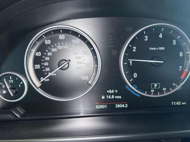 BMW X5 Vehicle Full-screen Gallery Image 30