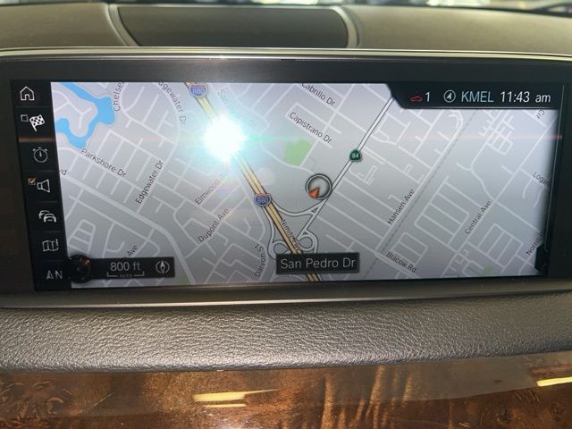 BMW X5 Vehicle Full-screen Gallery Image 32