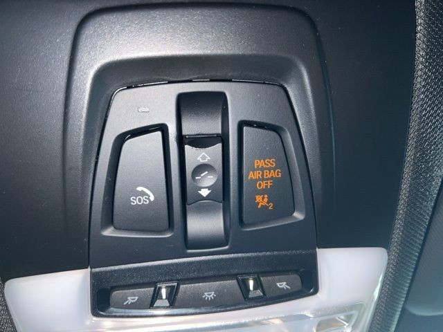 BMW X5 Vehicle Full-screen Gallery Image 36