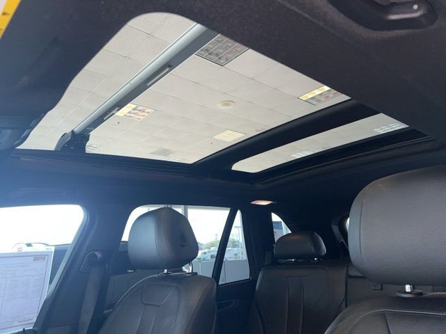 BMW X5 Vehicle Full-screen Gallery Image 37
