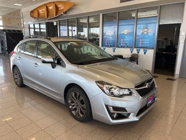 Subaru Impreza Wagon Vehicle Full-screen Gallery Image 02