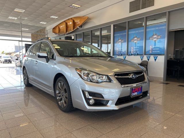 Subaru Impreza Wagon Vehicle Full-screen Gallery Image 03