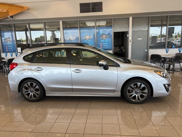 Subaru Impreza Wagon Vehicle Full-screen Gallery Image 04