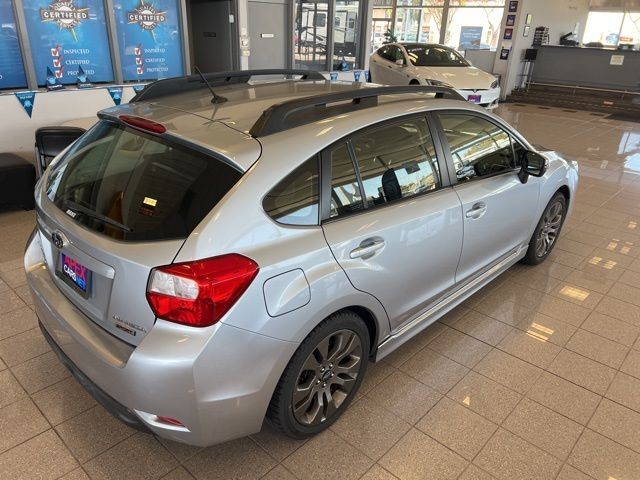 Subaru Impreza Wagon Vehicle Full-screen Gallery Image 06