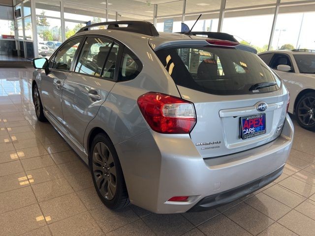 Subaru Impreza Wagon Vehicle Full-screen Gallery Image 10
