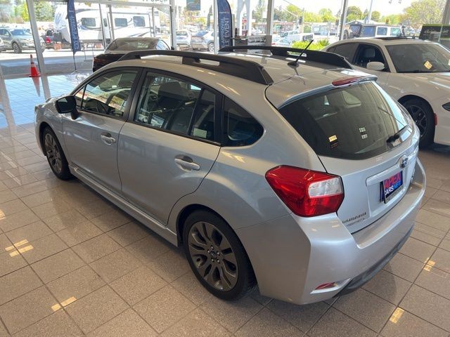 Subaru Impreza Wagon Vehicle Full-screen Gallery Image 11