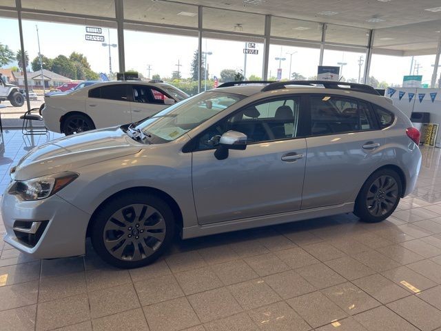 Subaru Impreza Wagon Vehicle Full-screen Gallery Image 13