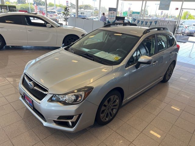 Subaru Impreza Wagon Vehicle Full-screen Gallery Image 15