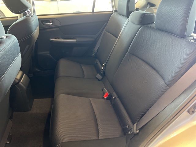 Subaru Impreza Wagon Vehicle Full-screen Gallery Image 21