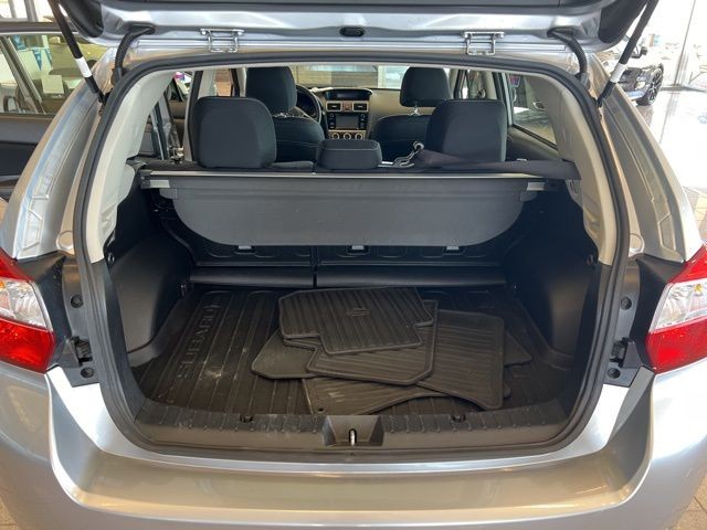 Subaru Impreza Wagon Vehicle Full-screen Gallery Image 22