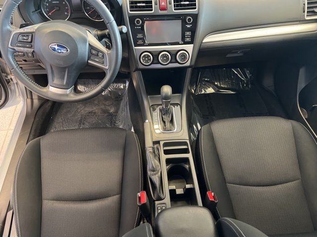Subaru Impreza Wagon Vehicle Full-screen Gallery Image 23