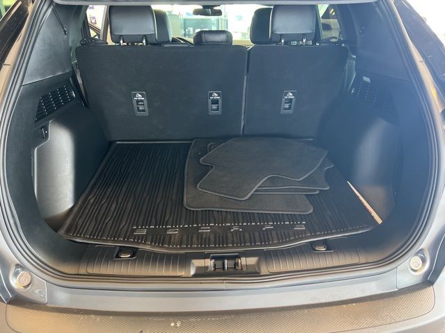 Ford Escape Vehicle Full-screen Gallery Image 23