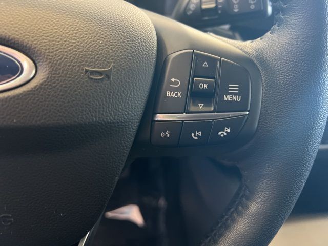 Ford Escape Vehicle Full-screen Gallery Image 26