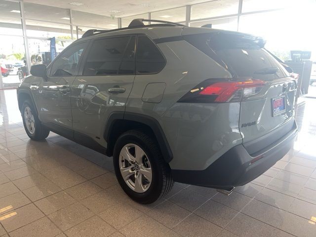 Toyota RAV4 Hybrid Vehicle Full-screen Gallery Image 10