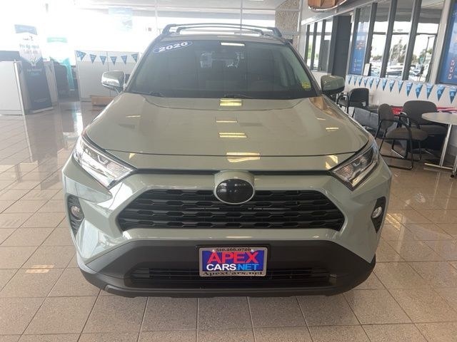 Toyota RAV4 Hybrid Vehicle Full-screen Gallery Image 13