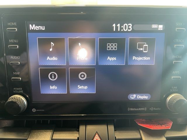 Toyota RAV4 Hybrid Vehicle Full-screen Gallery Image 22