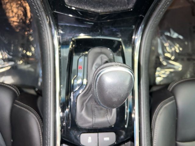 Cadillac ATS Sedan Vehicle Full-screen Gallery Image 32