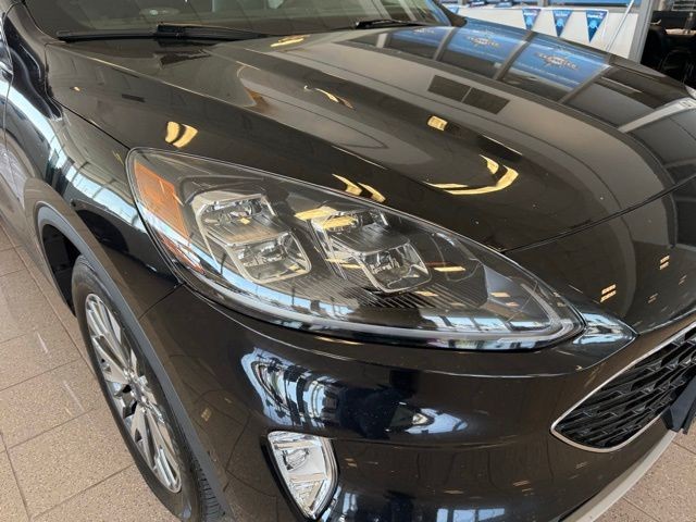 Ford Escape Vehicle Full-screen Gallery Image 10