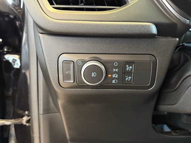 Ford Escape Vehicle Full-screen Gallery Image 21