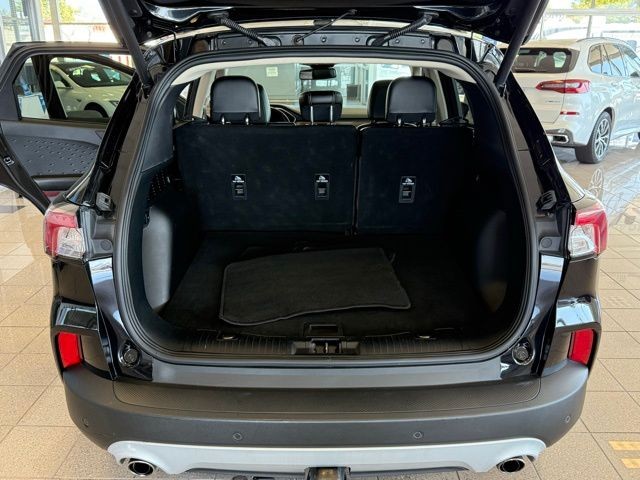 Ford Escape Vehicle Full-screen Gallery Image 25