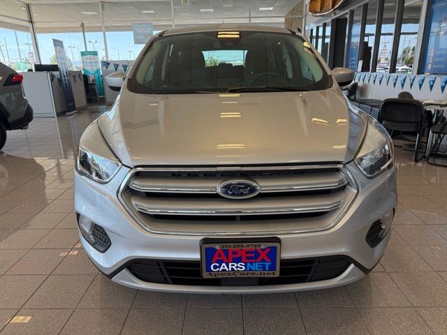 Ford Escape Vehicle Full-screen Gallery Image 07