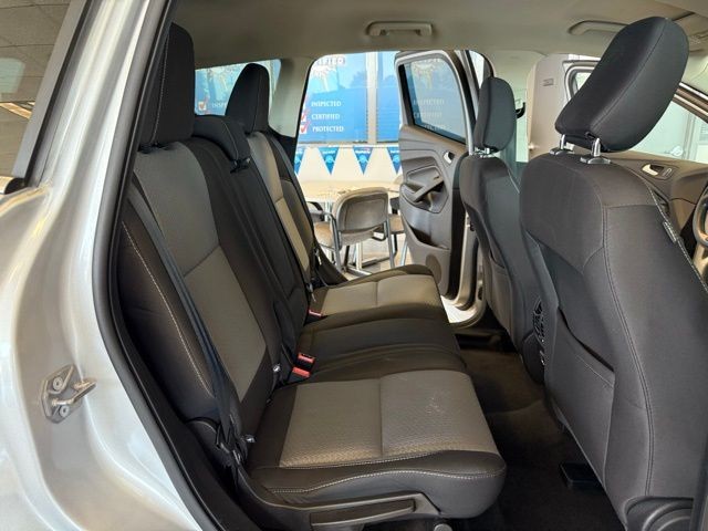 Ford Escape Vehicle Full-screen Gallery Image 23
