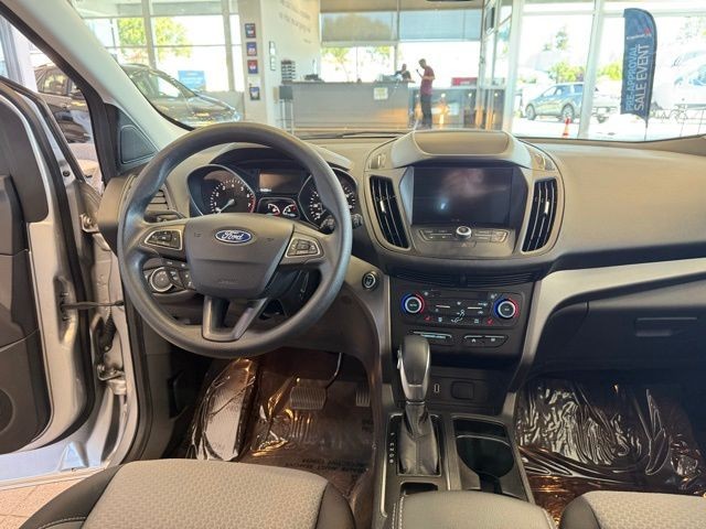 Ford Escape Vehicle Full-screen Gallery Image 25