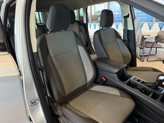 Ford Escape Vehicle Full-screen Gallery Image 26