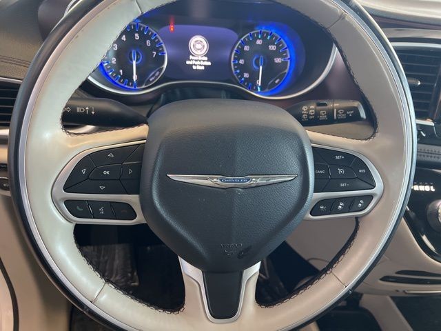Chrysler Pacifica Vehicle Full-screen Gallery Image 27