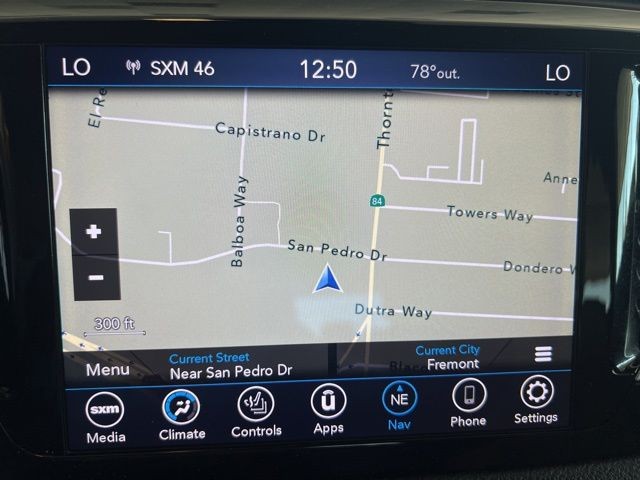 Chrysler Pacifica Vehicle Full-screen Gallery Image 31