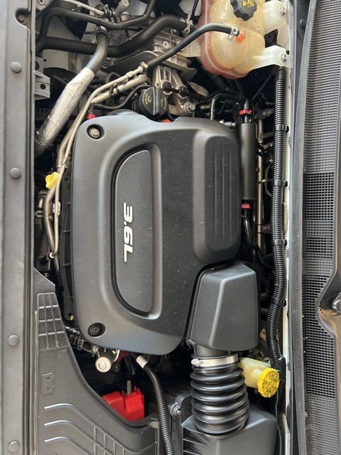 Chrysler Pacifica Vehicle Full-screen Gallery Image 38