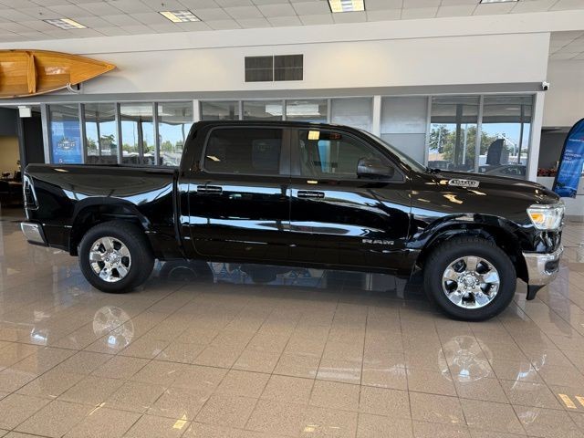 Ram 1500 Vehicle Full-screen Gallery Image 02