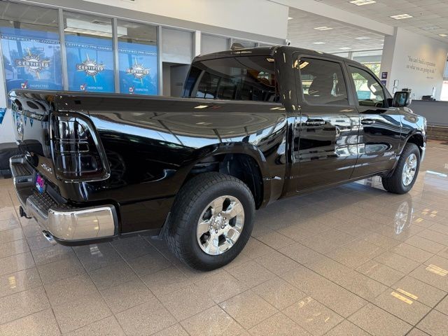 Ram 1500 Vehicle Full-screen Gallery Image 03