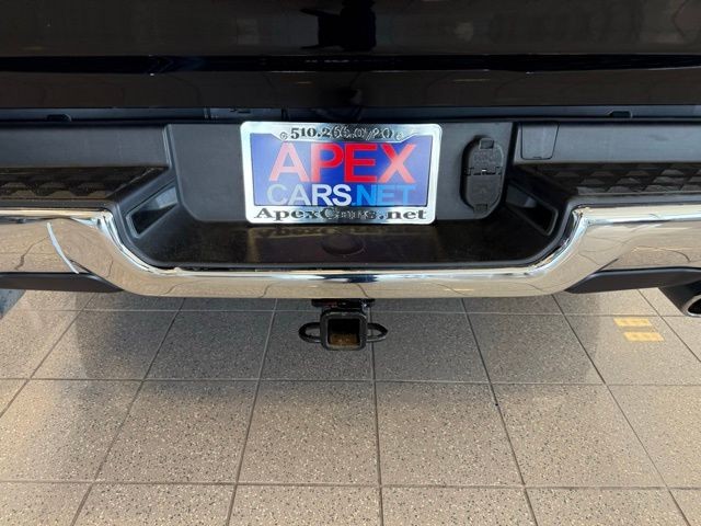 Ram 1500 Vehicle Full-screen Gallery Image 05