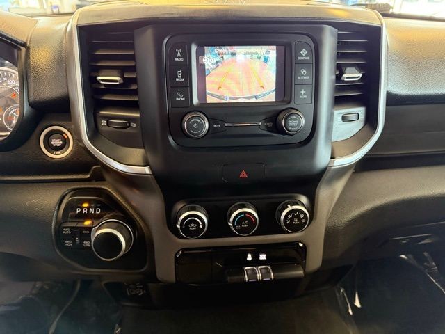 Ram 1500 Vehicle Full-screen Gallery Image 16