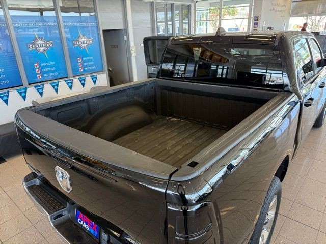 Ram 1500 Vehicle Full-screen Gallery Image 24